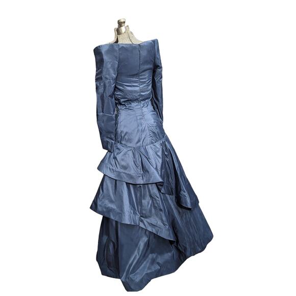 Scaasi Boutique Evening Gown
Vintage. Gorgeous Blue!! - Picture 5 of 12